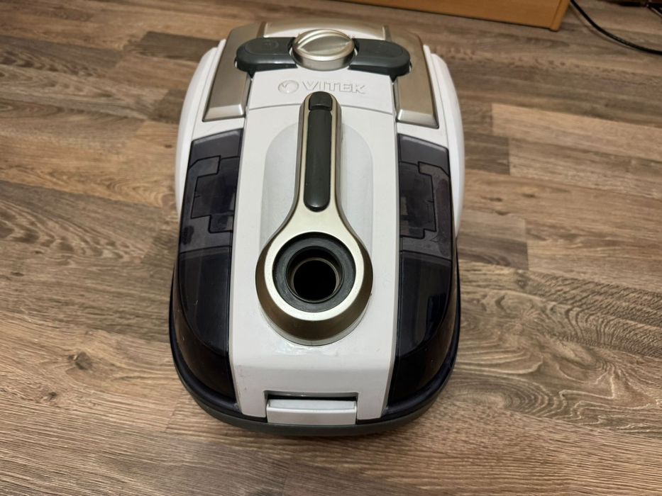 Пылесос б/у жағдай жақсы аква фильтр почти новый