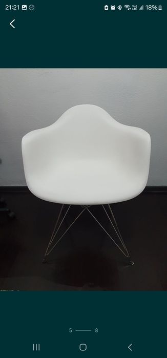 Vând mobila dormitor, canapea extensibilă, uși termopan, birou și scau