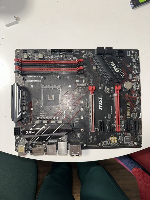 Дънна платка - MSI b450