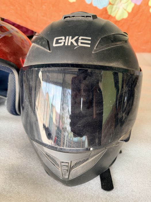 Мотошлем в отличном состоянии.