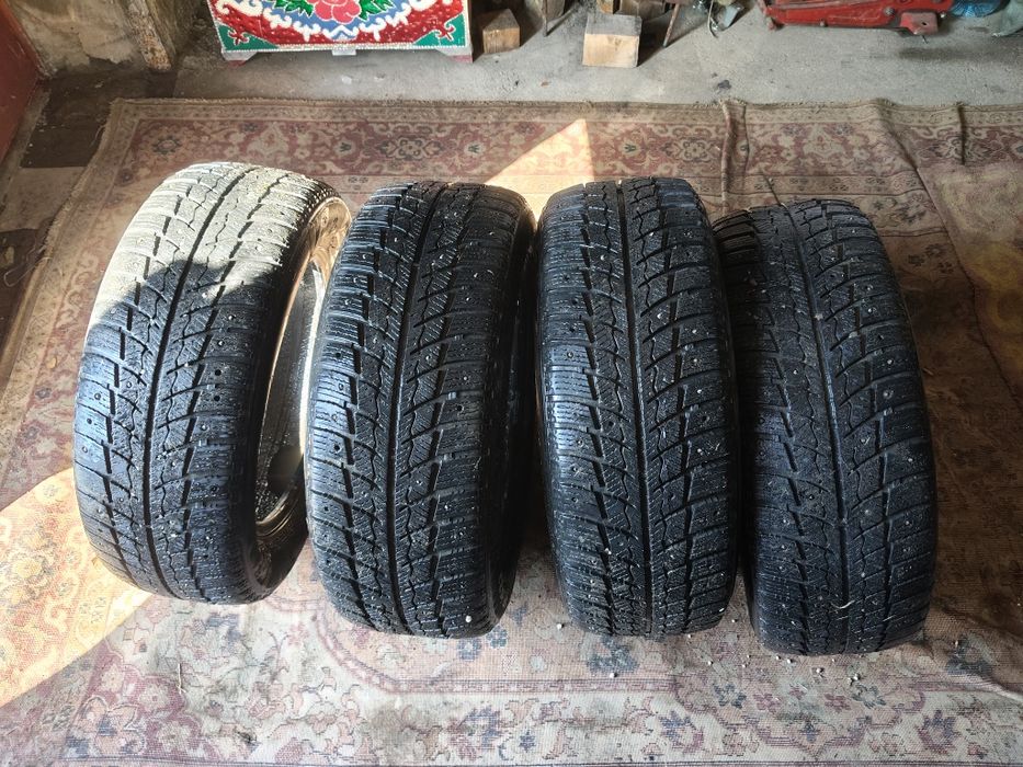 Шины 215/60/16       ,