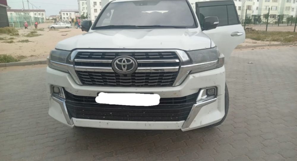 Toyota Land Cruiser 200 с водителем | Аренда / Прокат