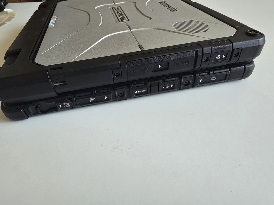 Tableta laptop 2 in 1 panasonic toughbook cf 33 impecabil ca nou 2 bat