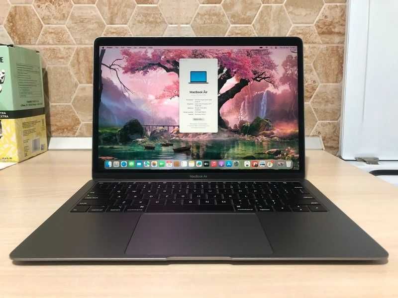 MacBook Air 13 Retina 2019 i5 1,6 GHz,16 GB,flash 500 GB, la cutie,ca nou estetic si functional