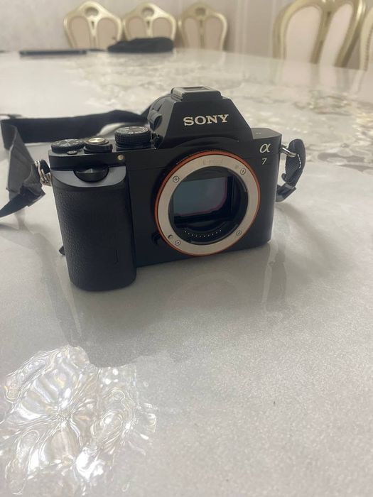Продаю Sony A7 + объектив + чехол