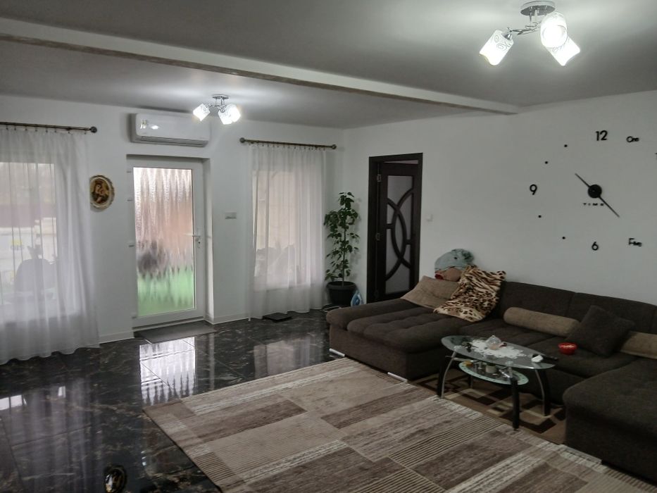 OCAZIE...Vând schimb cu ap 2  cameri plus dif