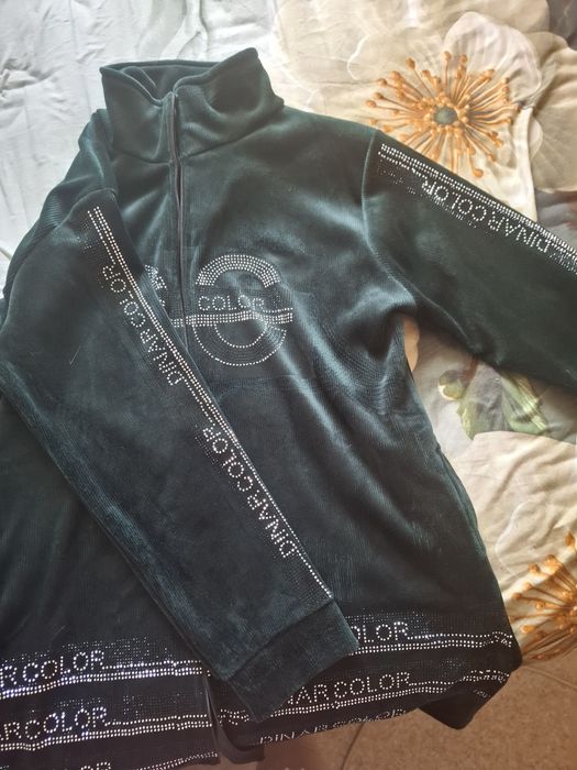 Продам костюм женский двойка