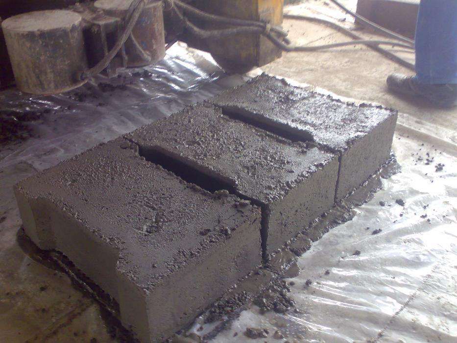Utilaj vibropresa sau/si matrite orice prefabricate