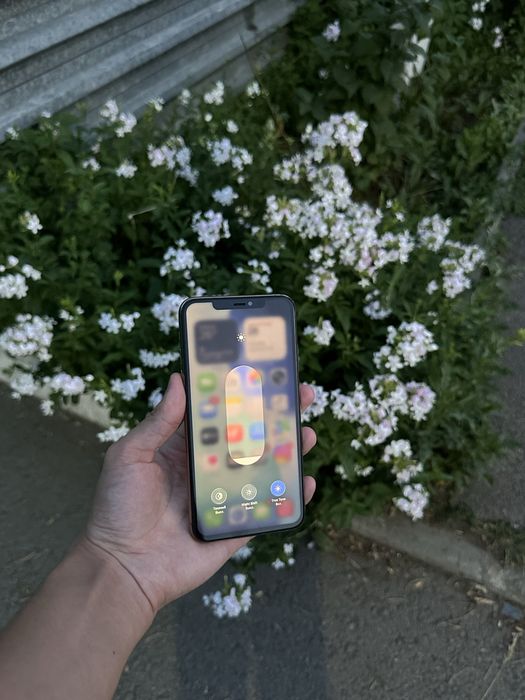 Продам срочно iPhone 11 Pro Max 64GB
