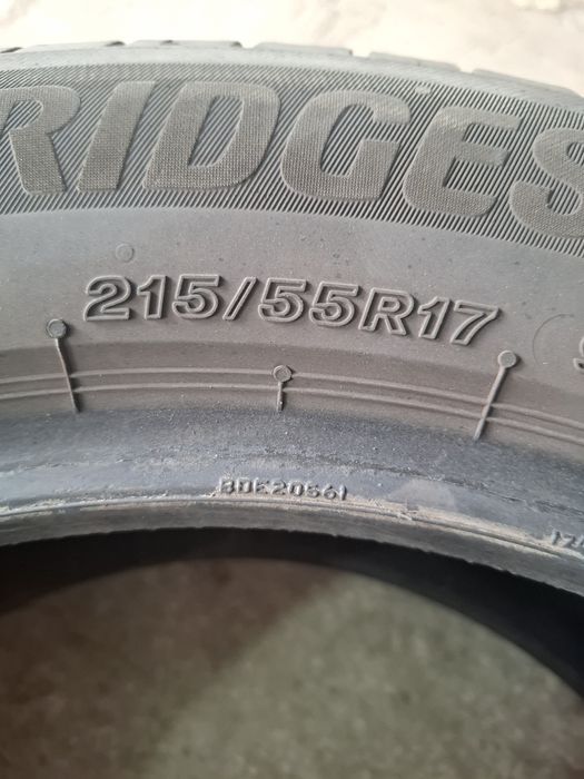 2 Летни гуми Бриджстоун 215/55/17 ДОТ23 6.5мм