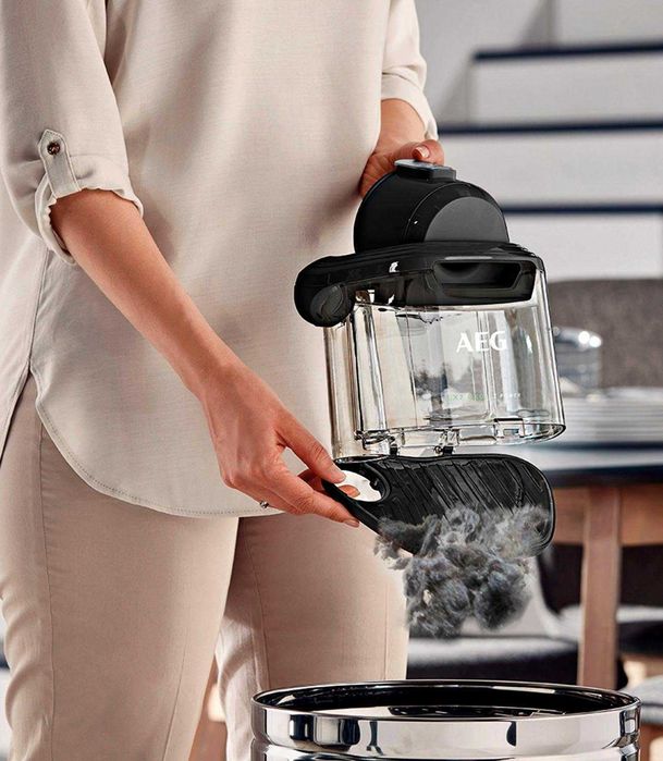 Прахосмукачка AEG LX7-2-ÖKO, 750 вата, без торба