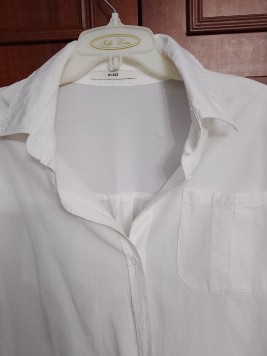 Продам белую  блузу