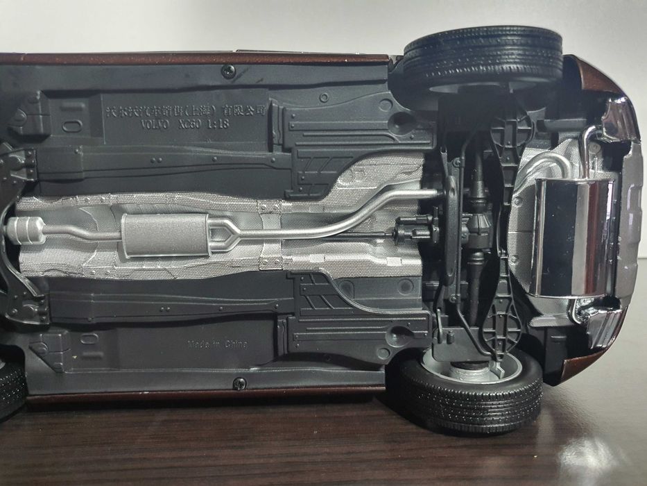 Умален модел VOLVO XC60 мащаб 1:18 Volvo dfdfhh