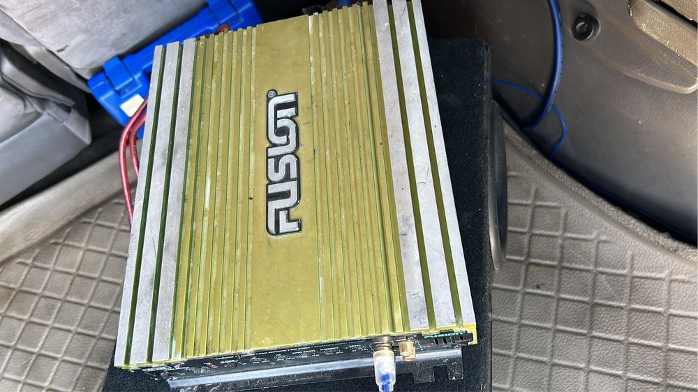 Сабвуфер + усилитель