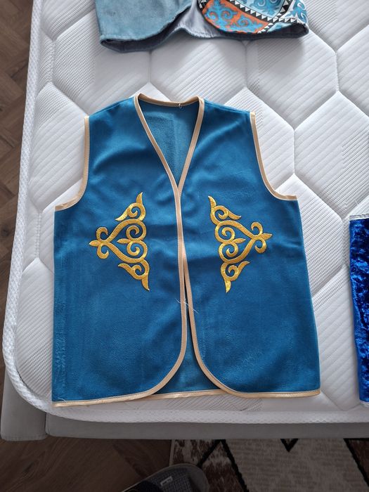 Продам жилетки национальные