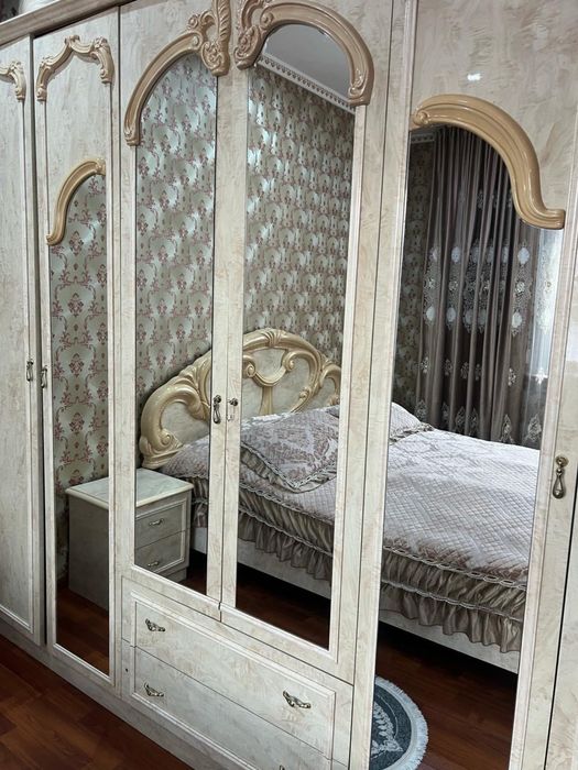 Спальный гарнитур