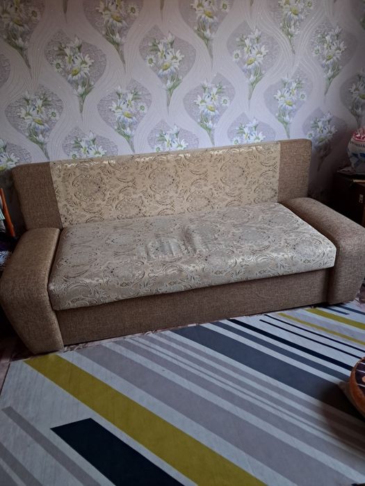 Продам  диван сафа  в хорошем состоянии