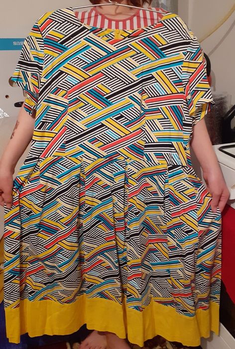 Көйлектер сатылады.