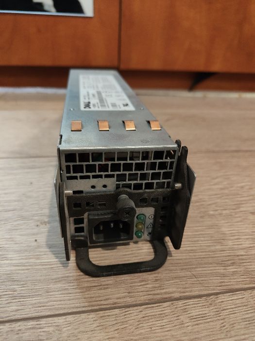Vând surse server Dell 700W