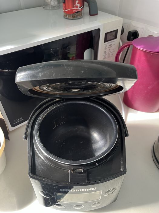 Мультиварка Redmond