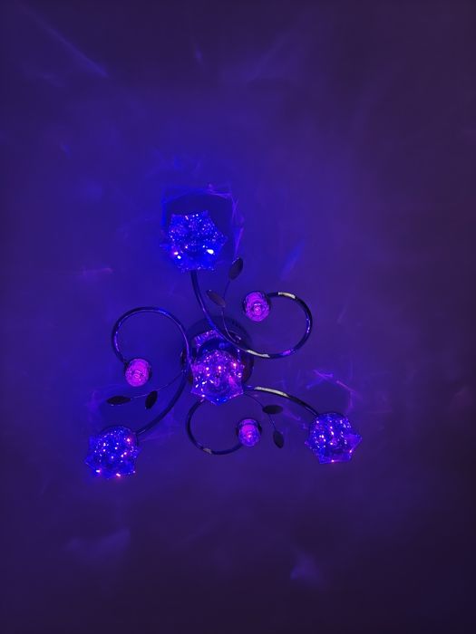 Lustra cu telecomanda