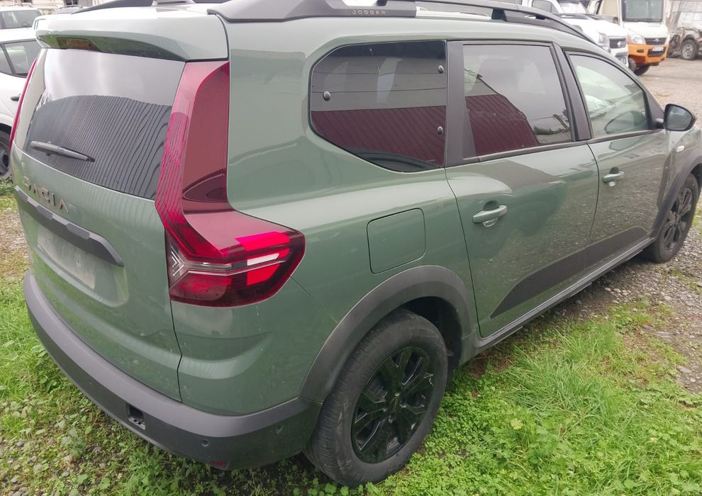 Dacia Jogger Avariat fab 2023 model Extreme Benz  TCE + GPL  29000 km