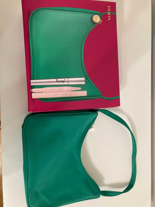 Козметична чантичка от комплект на PUPA, Шопинг чанта