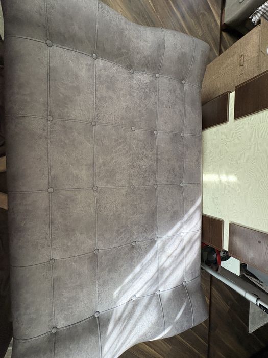 *Срочно продаю новый диван*