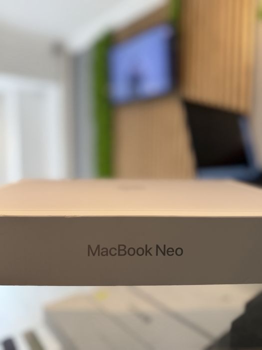 Macbook NEO Silver 256Gb/Nou/Garantie 12 luni @atsgsm.ro