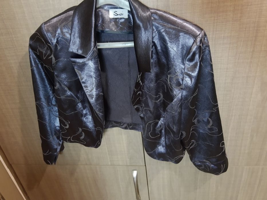 Лилава рокля за повод