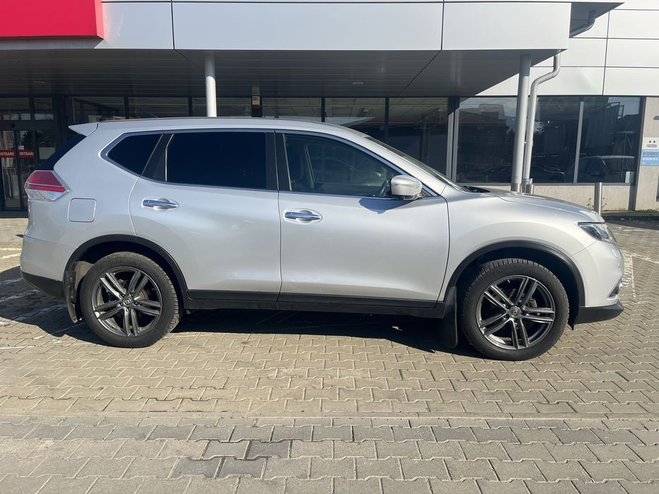 Nissan X-Trail 1.6 dci / 2015 / 360 camera