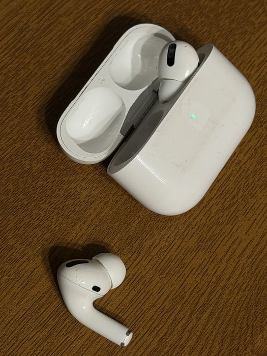 Продам наушники Airpods pro 2