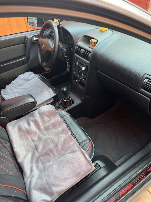 Vând Opel Astra G