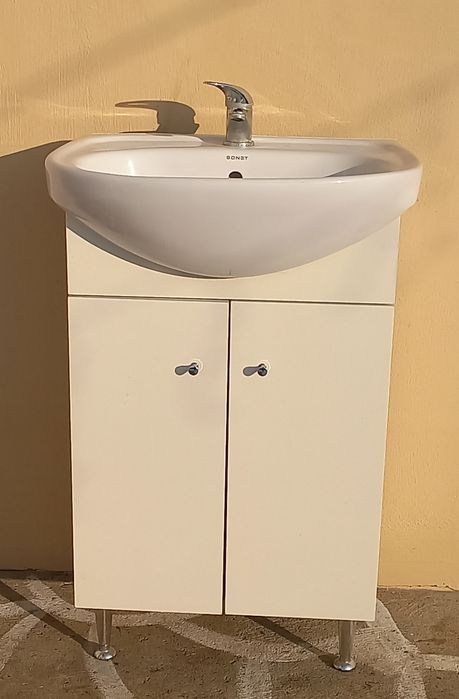 Ghiuveta mica cu masca ghiuveta din pal alb