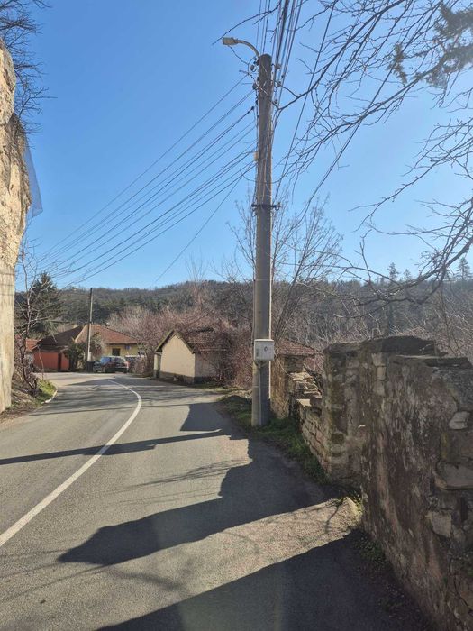 Парцел с жилищна постройка във Вароша