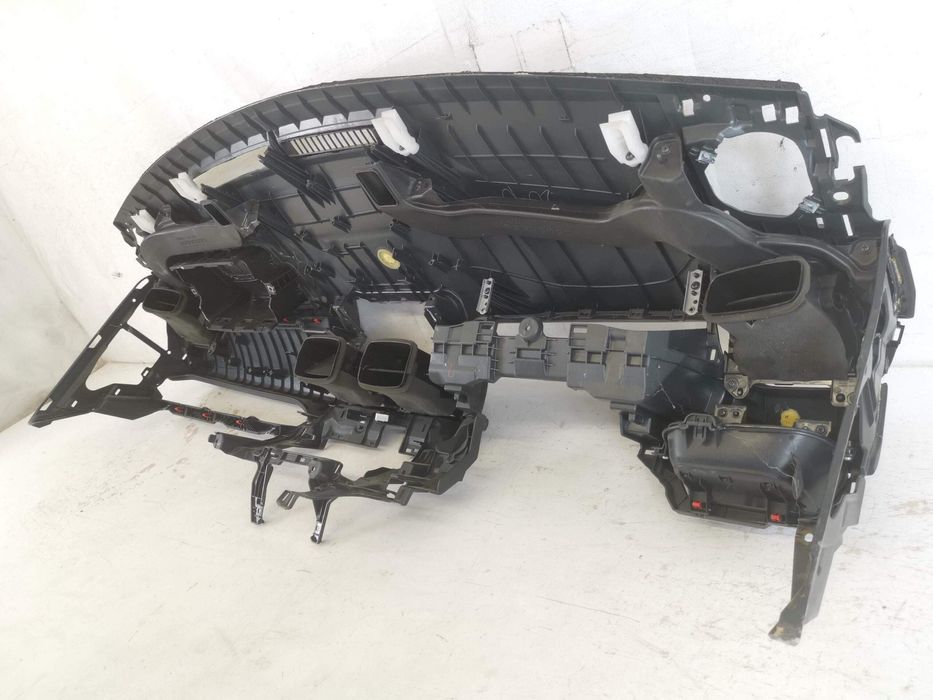 Тойота РАВ4 / Toyota RAV4 Оригинално арматурно табло в добро състояние