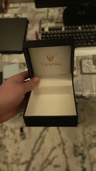 Продаются механические часы TEVISE