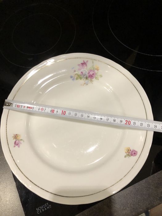 Порцеланови чинии