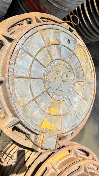 Чугунный люк , люки чугунные