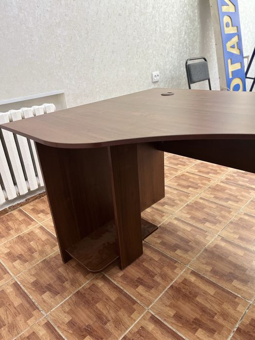 Продам офисный стол