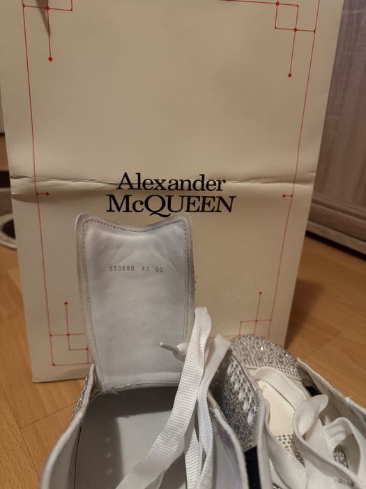 Vând Alexander Mcqueen cu pietricele