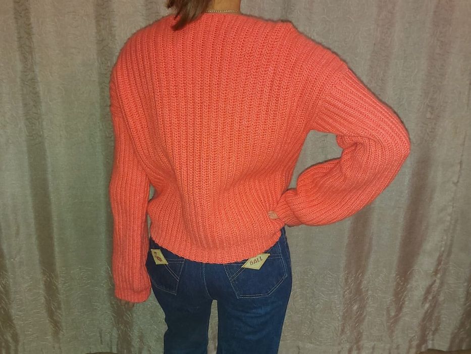 Продам свитер! Ручного вязания!