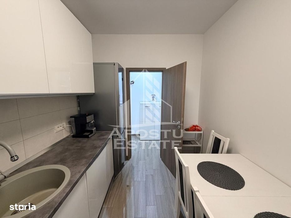 Apartament cu 2 camere, de inchiriat, Giroc, Curte Proprie