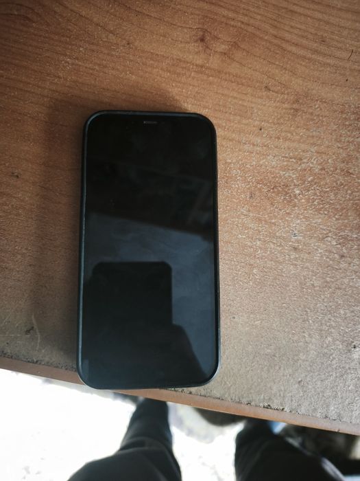 Vând Iphone 12,64 gb