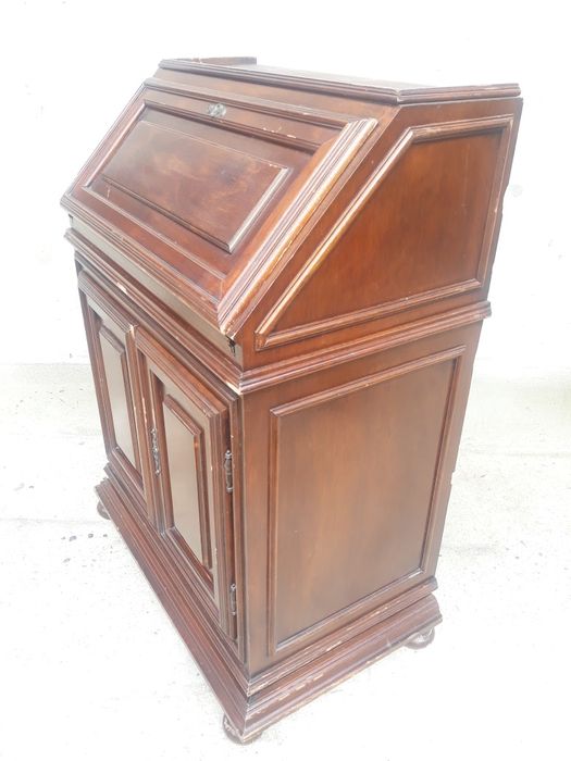 Secretar / Secretaire  Birou vechi, din lemn masiv