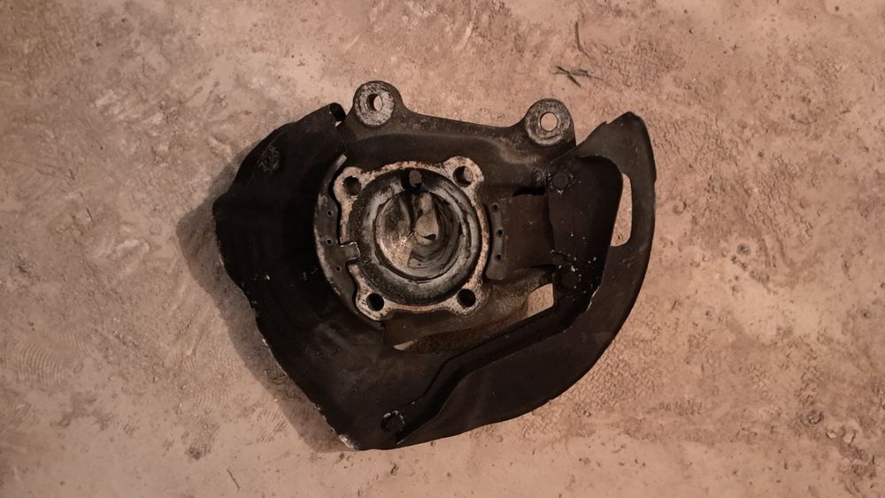 Шенкел за Е39 свален от 530d + носачи