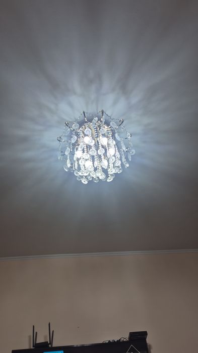 Продам срочно люстру