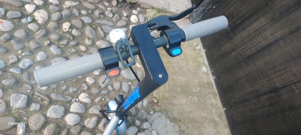 Vând sau schimb      .