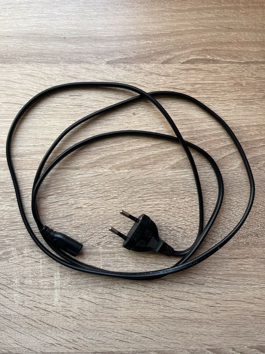 Продавам PS4 FAT 500 GB