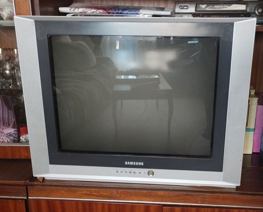 Продам телевизор Самсунг